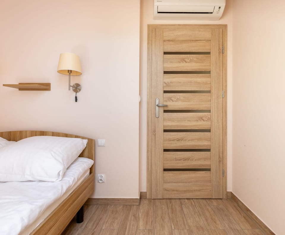 Photo of the whole room, Bedroom, air conditioner