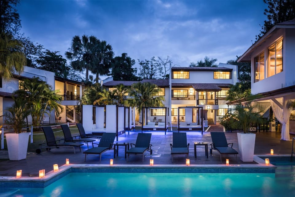 Property building, Facade/entrance, Swimming pool