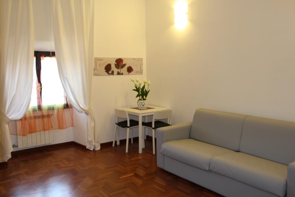 Bed, Living room, Seating area