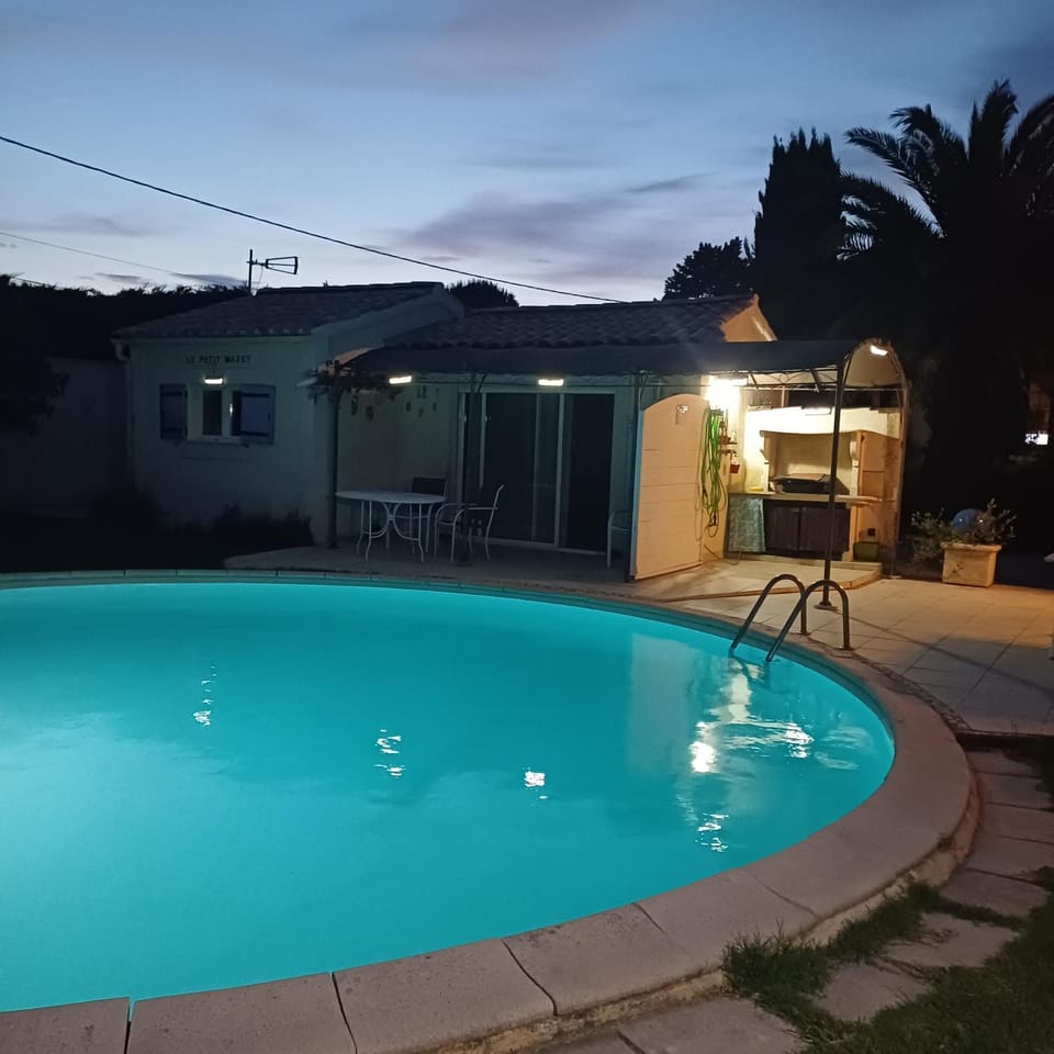 Les Lavandes le petit mazet privee avec la piscine privee House in Provence-Alpes-Côte d'Azur