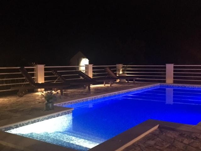Property building, Swimming pool