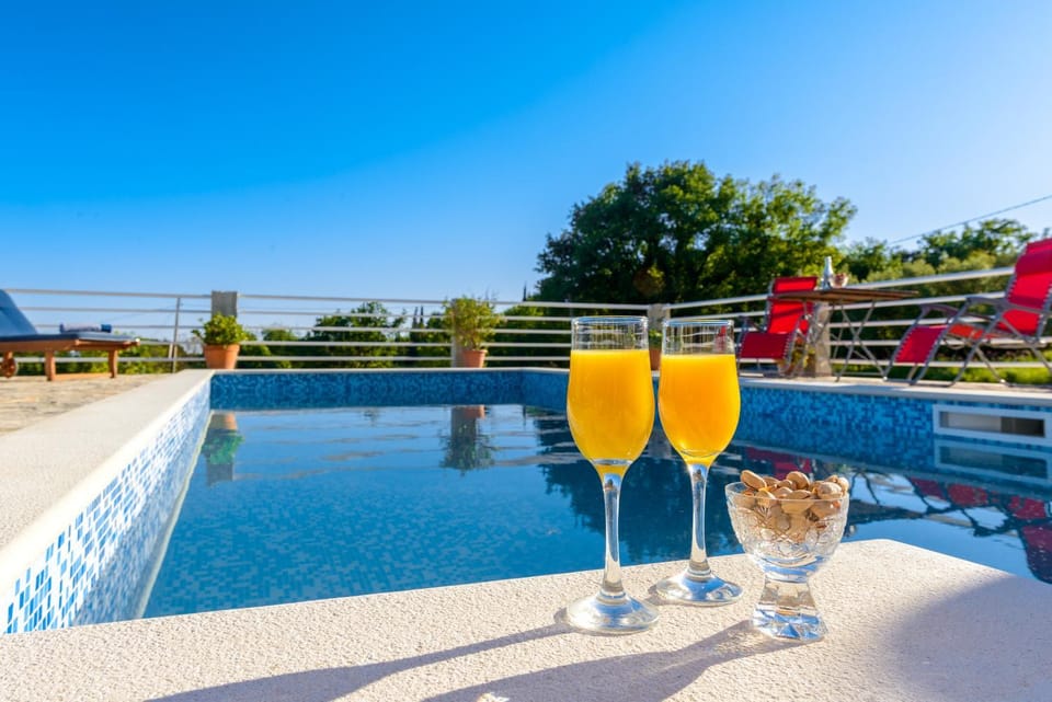 Garden view, Pool view, Sea view, Swimming pool