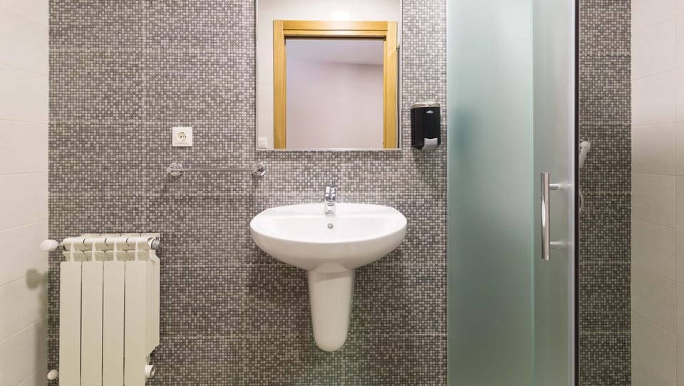 Bathroom, Decorative detail