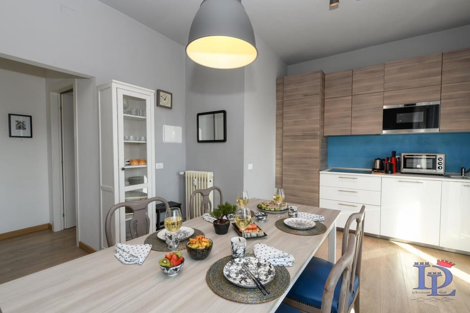 Dining area, kitchen