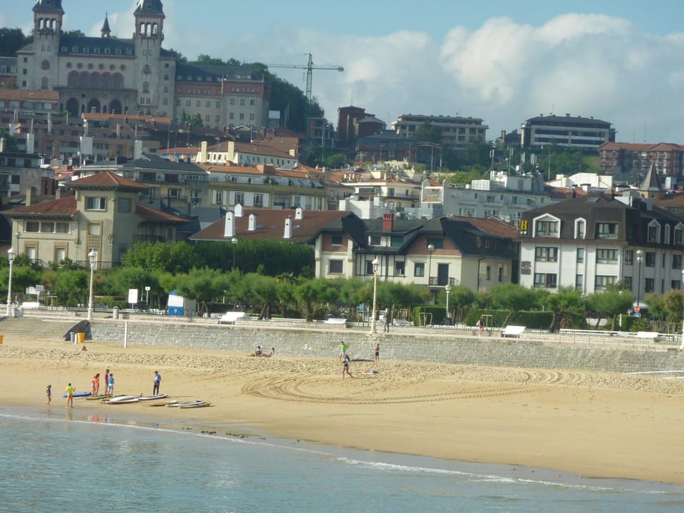 Beach, Area and facilities