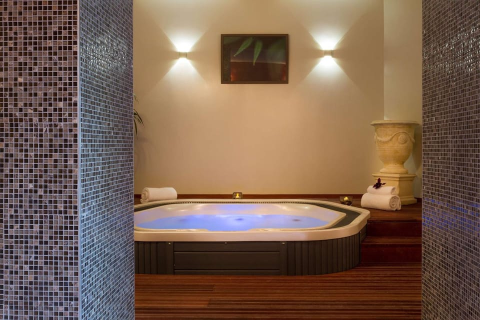 Hot Tub, Spa and wellness centre/facilities, On site