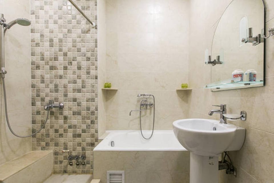 Shower, Toilet, Bathroom, towels