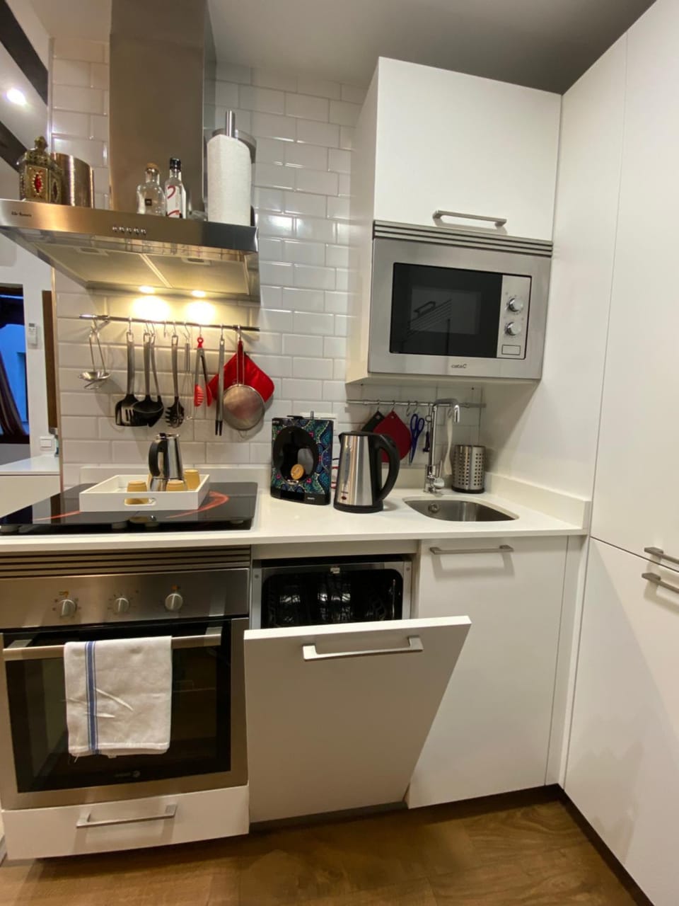 Property building, Kitchen or kitchenette, stove