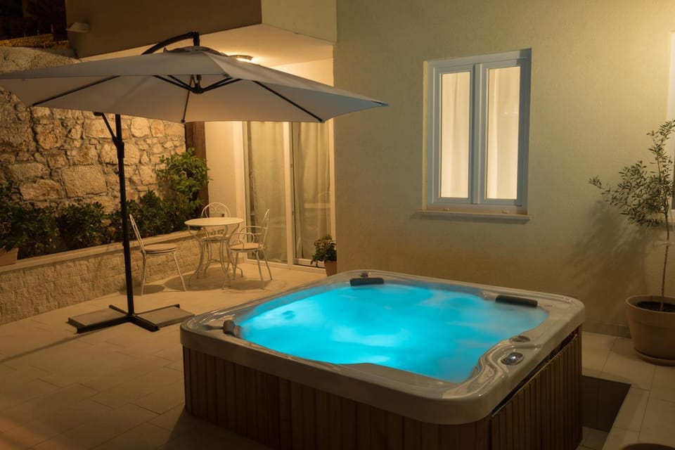 Hot Tub, Balcony/Terrace, Spa and wellness centre/facilities