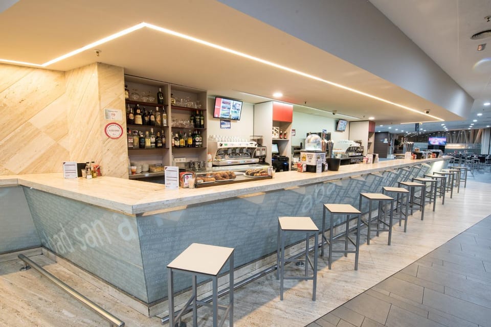 Property building, Food and drinks, Decorative detail, On site