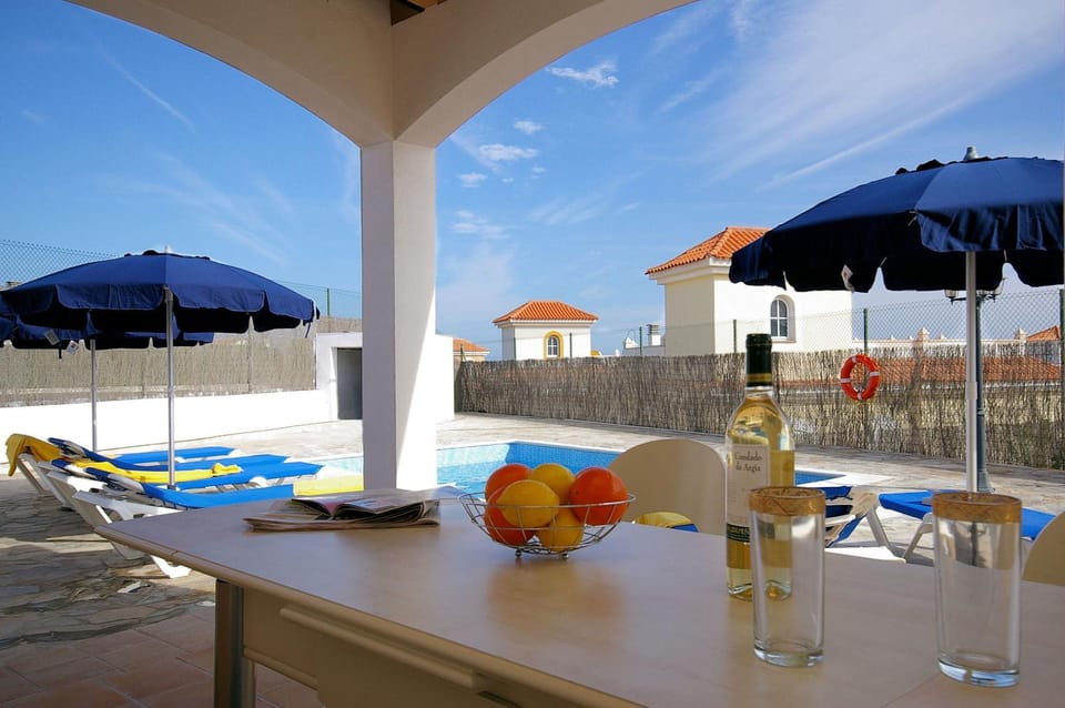 Day, Swimming pool, Swimming pool