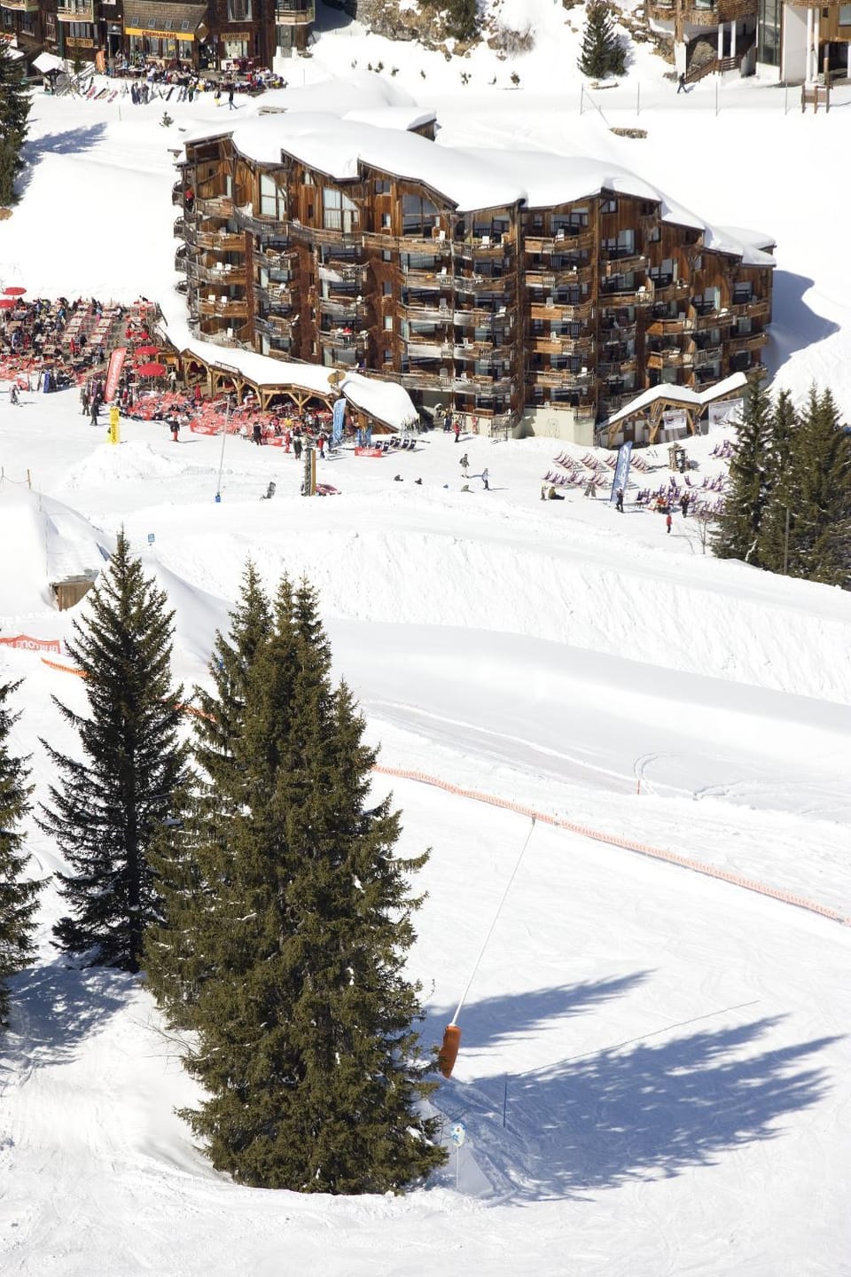 Facade/entrance, Bird's eye view, Mountain view