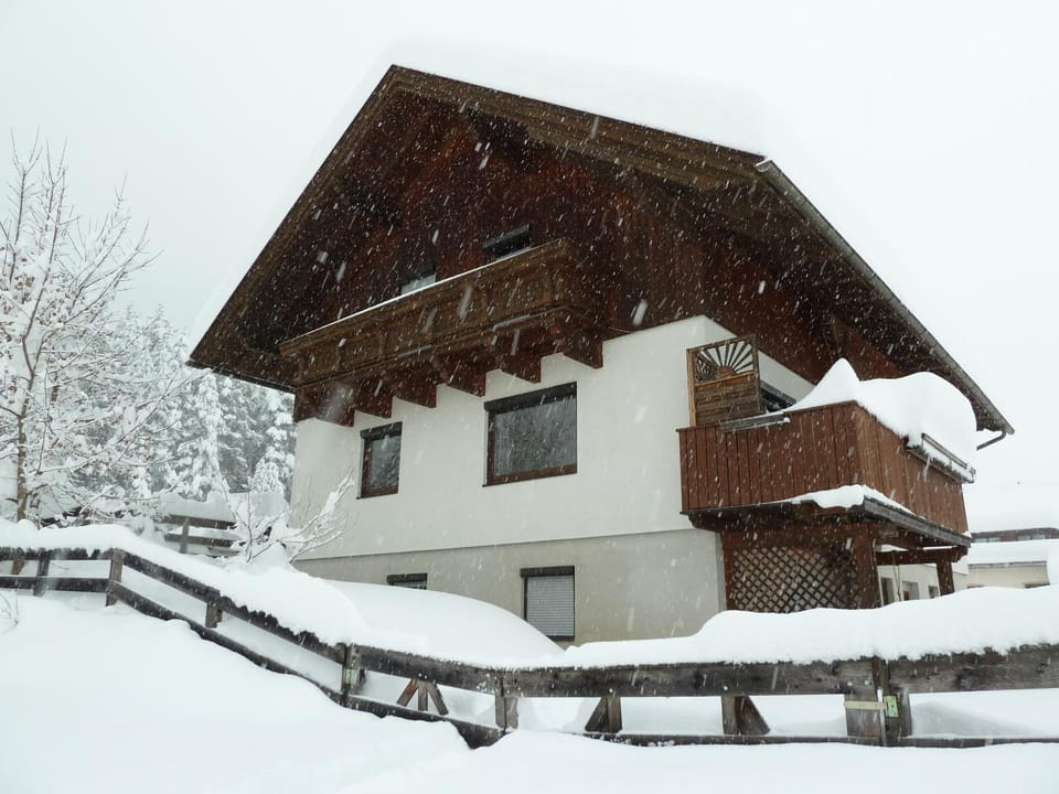 Property building, Winter, On site