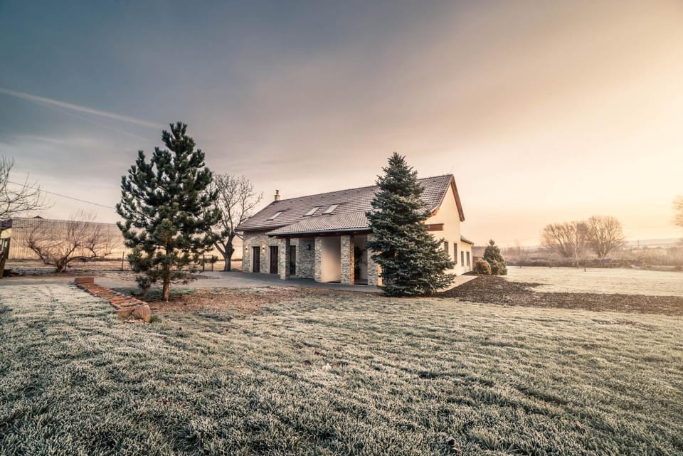 Property building, Facade/entrance, Day, Winter