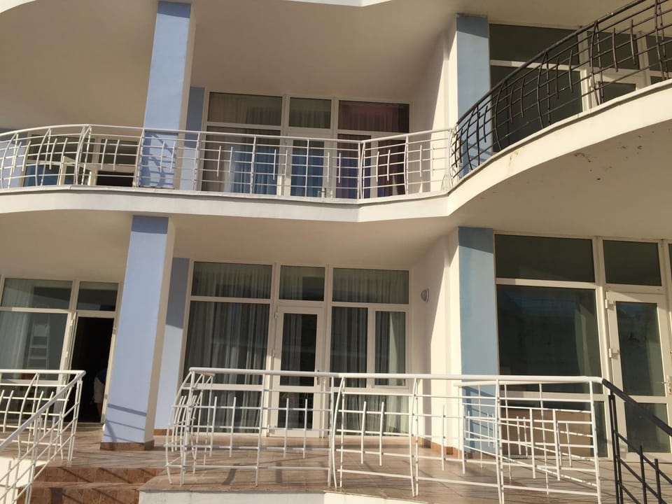 Property building, Balcony/Terrace