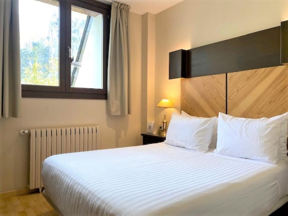 Bed, Bedroom, internet