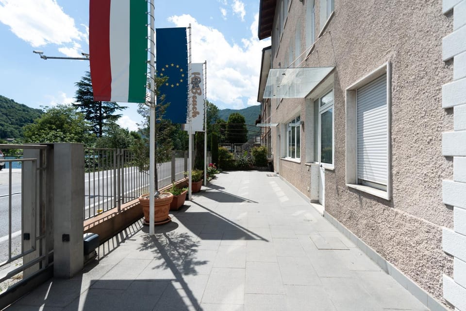 Property building, Day, Neighbourhood, Natural landscape, View (from property/room), Balcony/Terrace, Mountain view, Street view