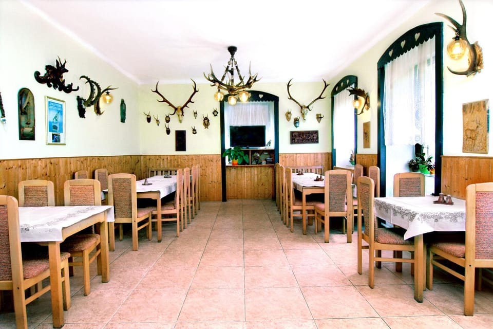 Restaurant/places to eat, Banquet/Function facilities