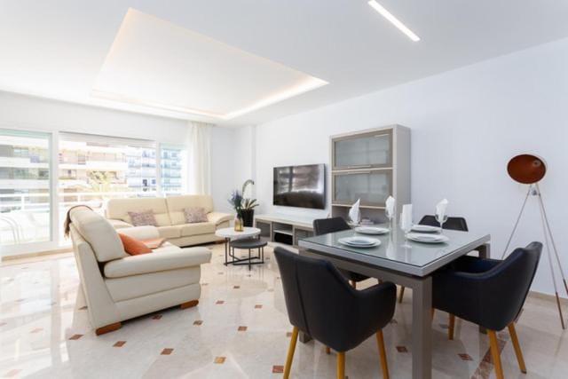 Living room, Dining area