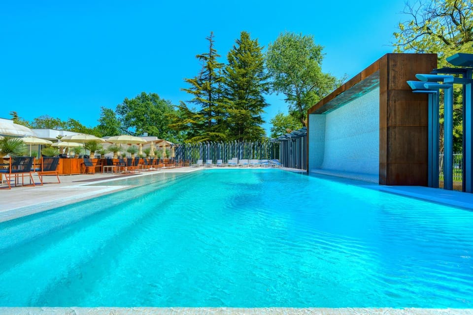 Property building, Swimming pool