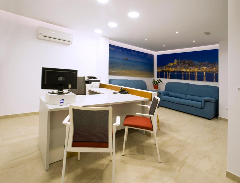 Hostal Costa Blanca Bed and Breakfast in Ibiza