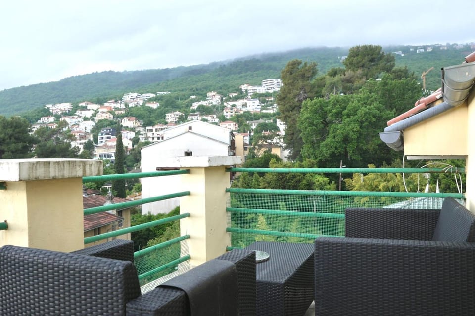 Penthouse And Piano Nobile PRKG WiFi Garden Near Beach Away From Roads Apartment in Opatija