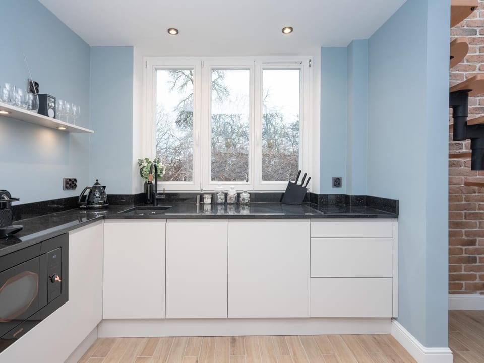 Kitchen or kitchenette, Food and drinks
