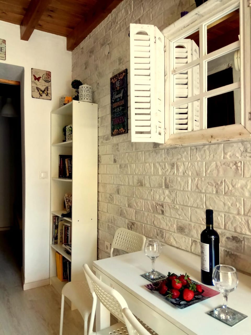 The White House of Rhodes Apartment in Rhodes