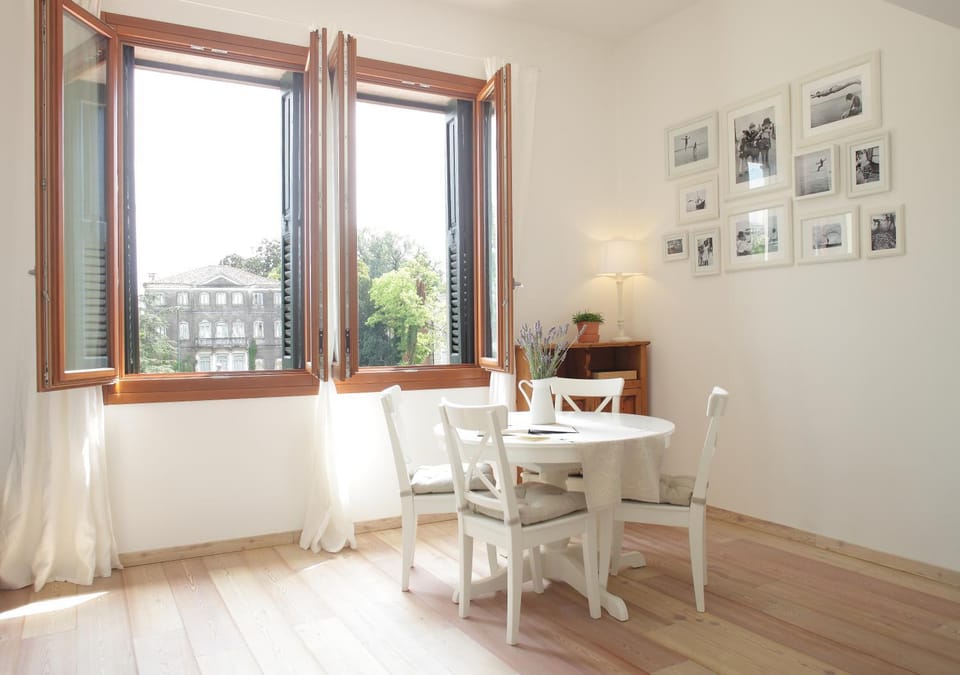 Seating area, River view