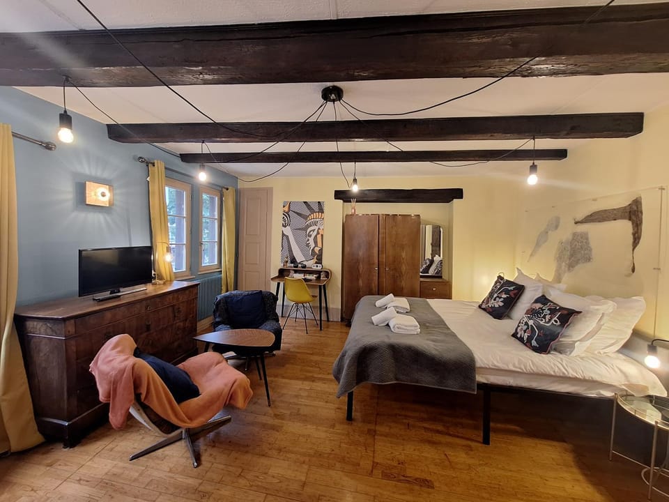 Photo of the whole room