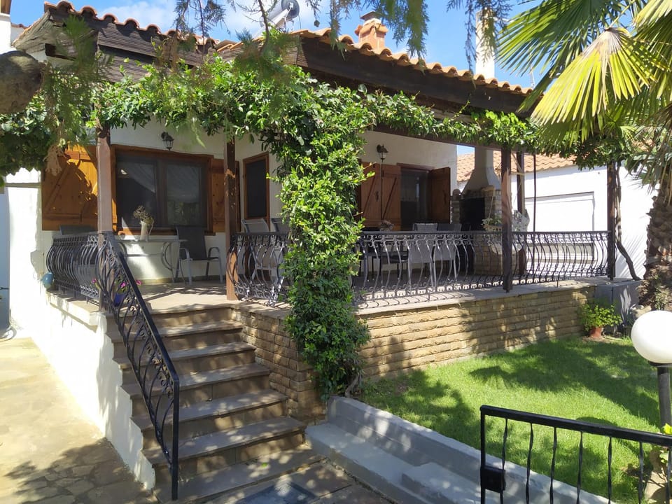 Patio, Facade/entrance