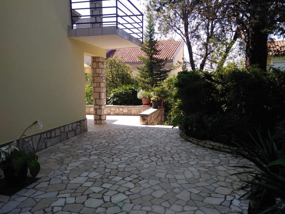 Inner courtyard view