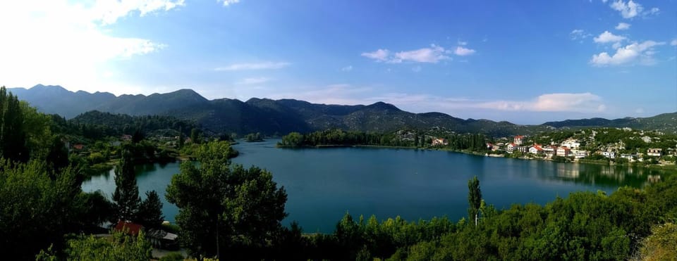 Neighbourhood, Natural landscape