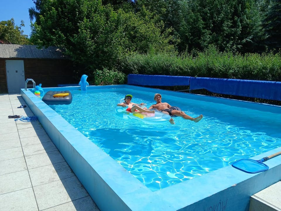 Swimming pool, group of guests