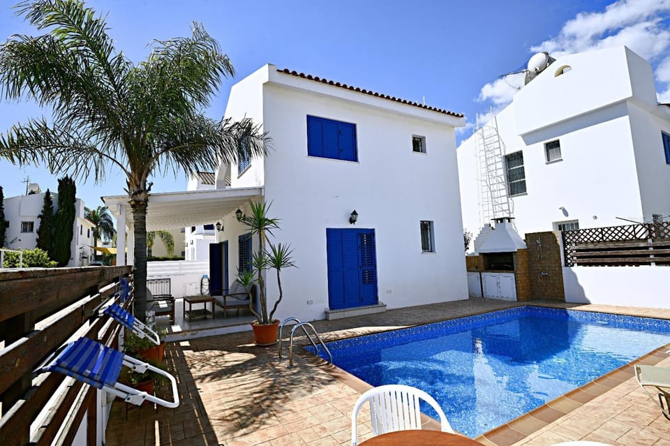 Property building, Pool view, Swimming pool