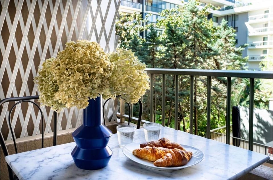 View (from property/room), Balcony/Terrace, Dining area