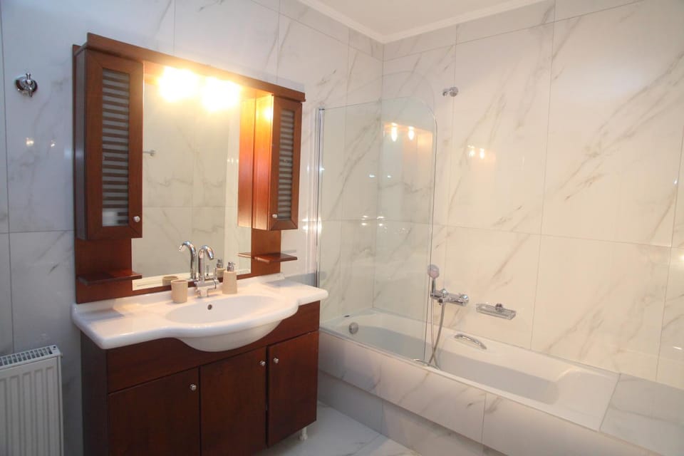 Bathroom, Bath