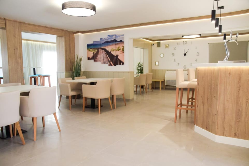 Lounge or bar
