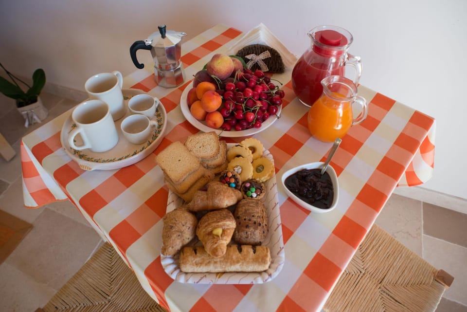 Grandi Trulli Bed & Breakfast Bed and Breakfast in Province of Taranto