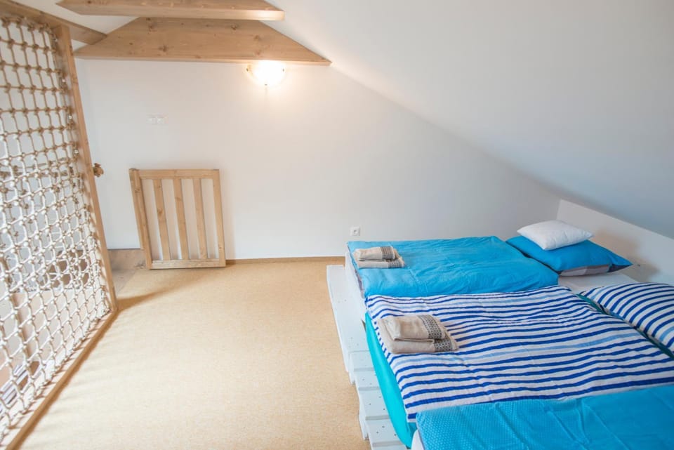 Bed, Bedroom, Family