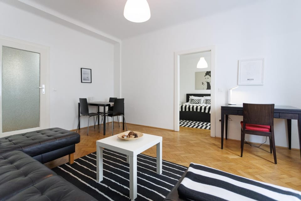 OPERASTREET BLACK & WHITE Apartment in Vienna