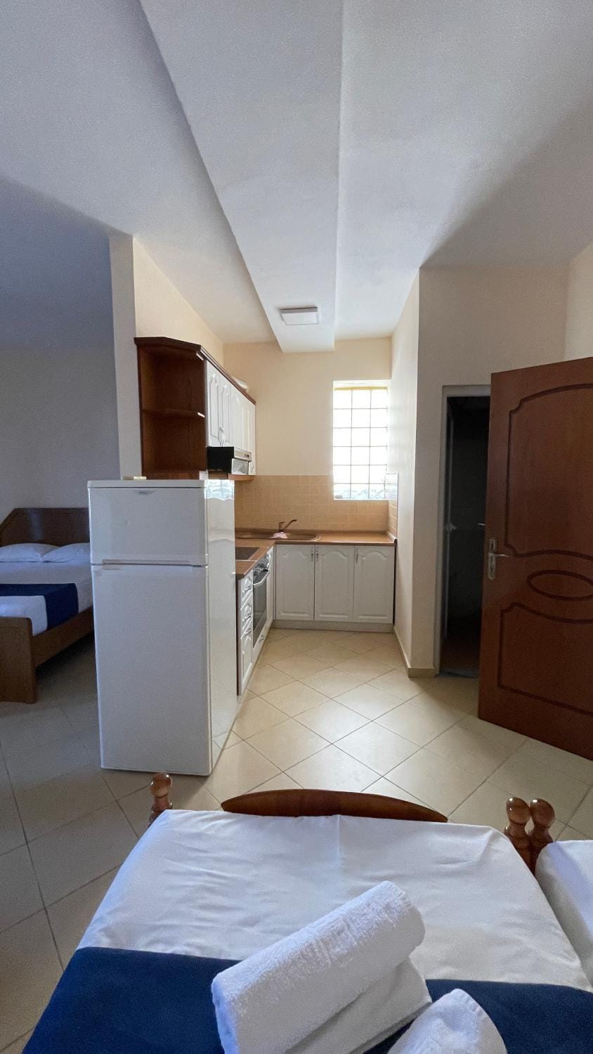 Kitchen or kitchenette, oven