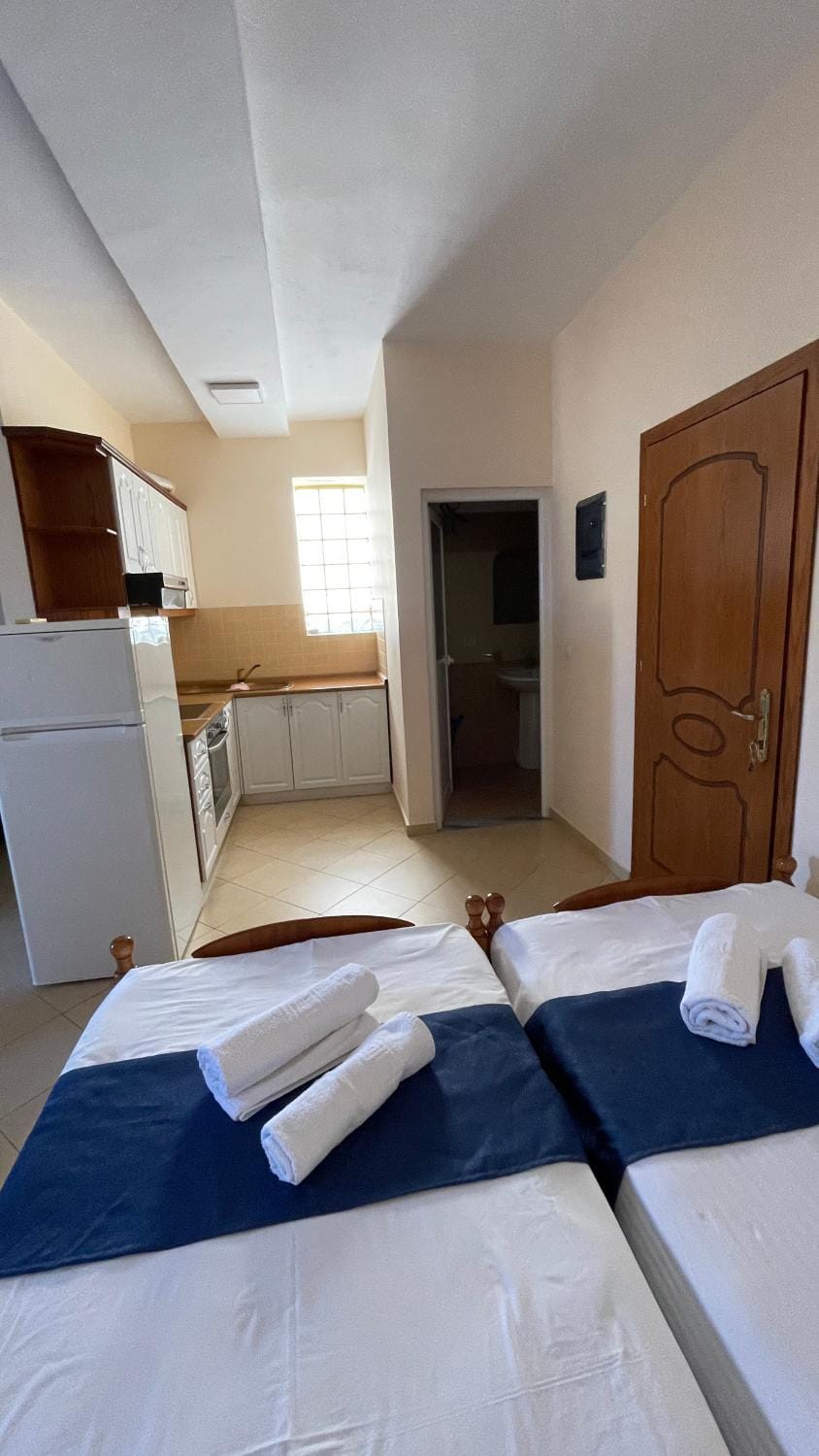 Bed, Kitchen or kitchenette