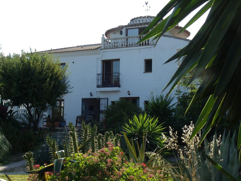 Facade/entrance, Garden view