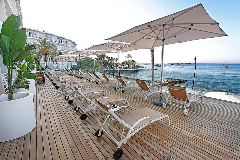 Balcony/Terrace, Beach, Sea view, Swimming pool