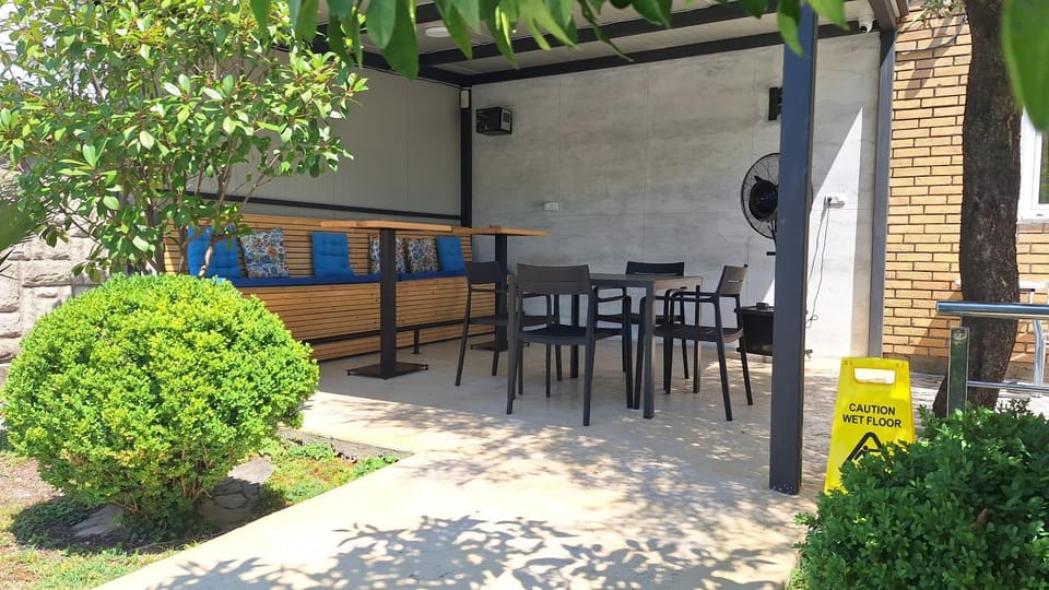 Kazablanka Rooms Aerodrom Bed and Breakfast in Podgorica Municipality, Montenegro