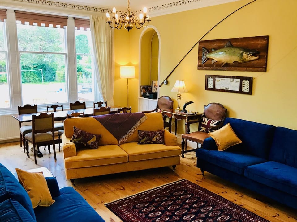 Living room, Seating area, Dining area