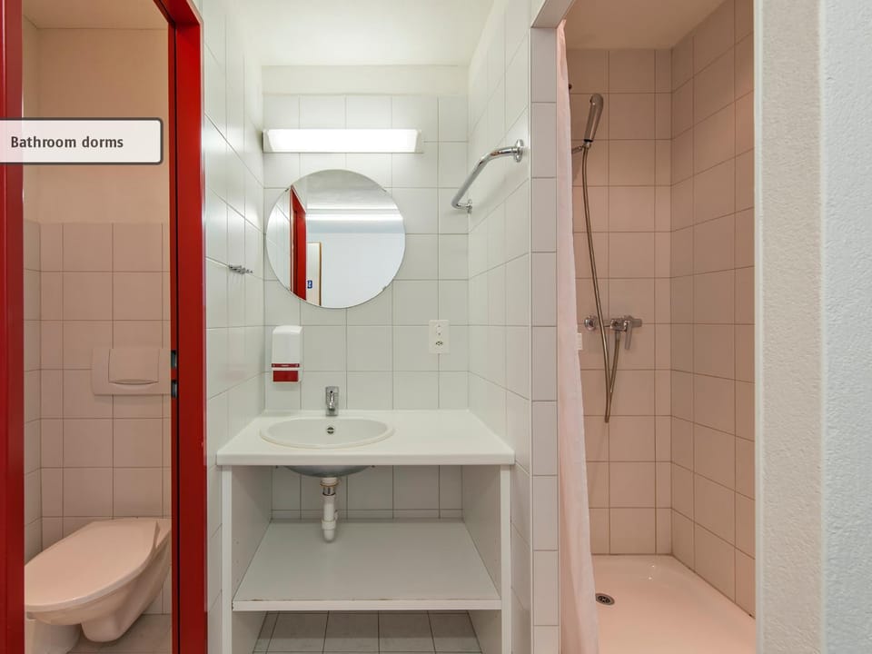 Shower, Toilet