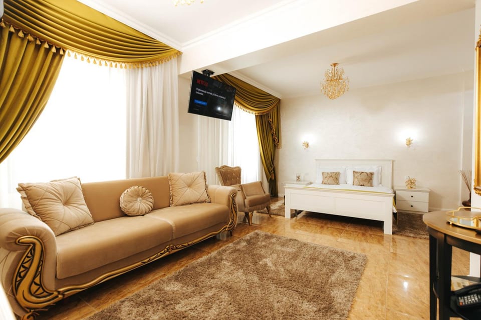 Photo of the whole room, Decorative detail, Seating area, Bedroom