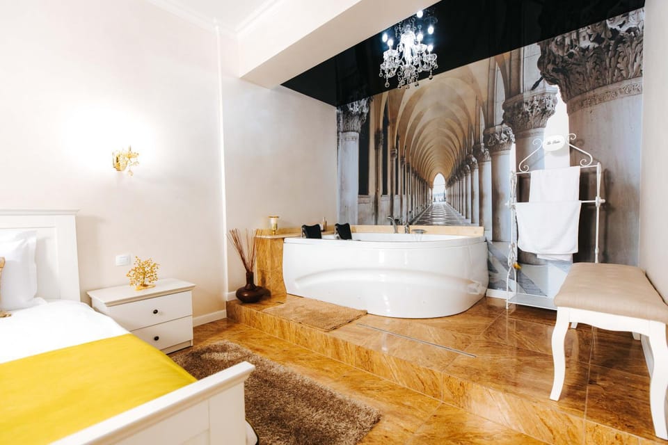Photo of the whole room, Decorative detail, Seating area, Bedroom, Area and facilities, Bath